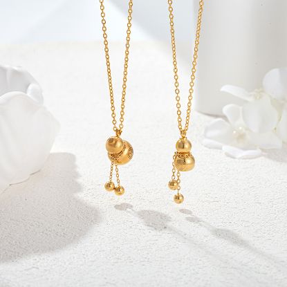 Picture of 18K Gold-Plated Titanium “Mini Gold Bar” Necklace