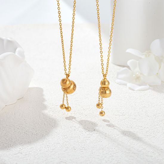Picture of 18K Gold-Plated Titanium “Mini Gold Bar” Necklace