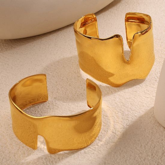 Picture of Euro&US bold open cuff in titanium-steel bangle high-impact shine plated with luxe gold
