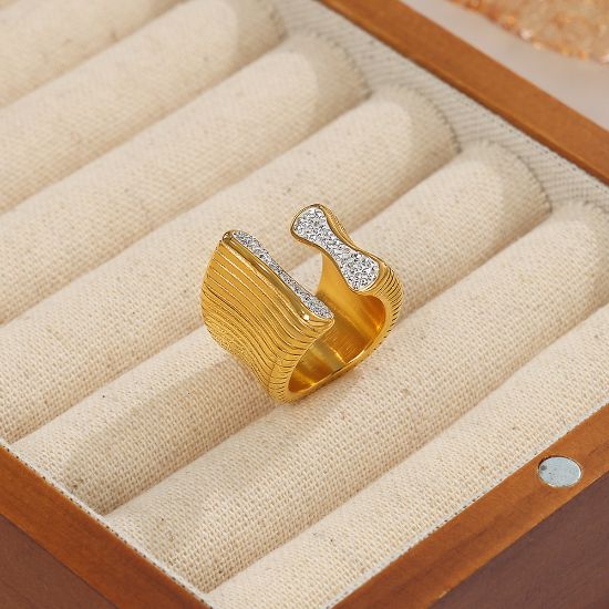 Picture of Geometric Multi-Layer Titanium Steel Open Ring – Vacuum